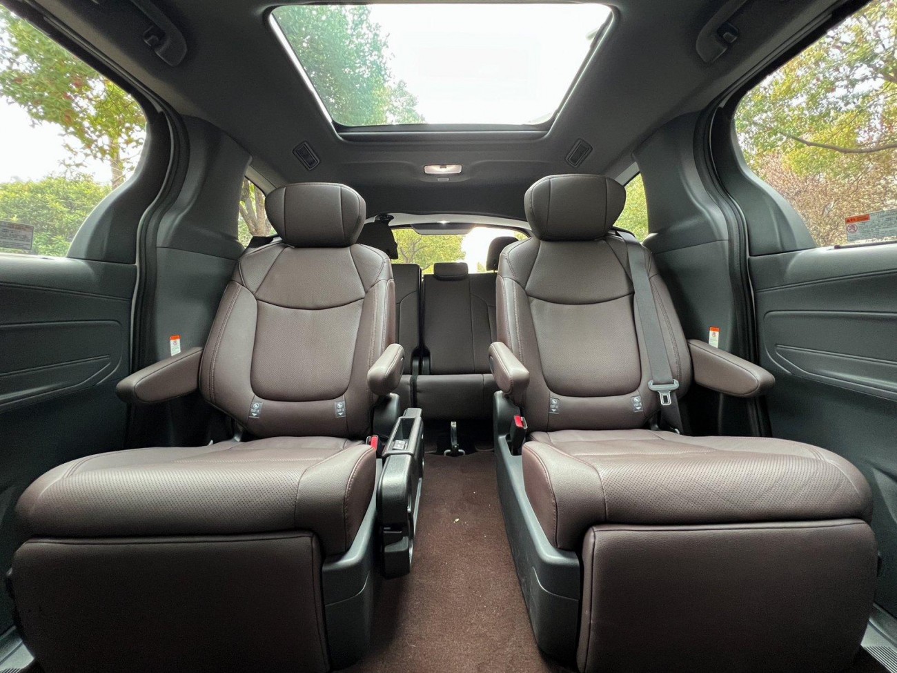 Toyota Granvia 2023