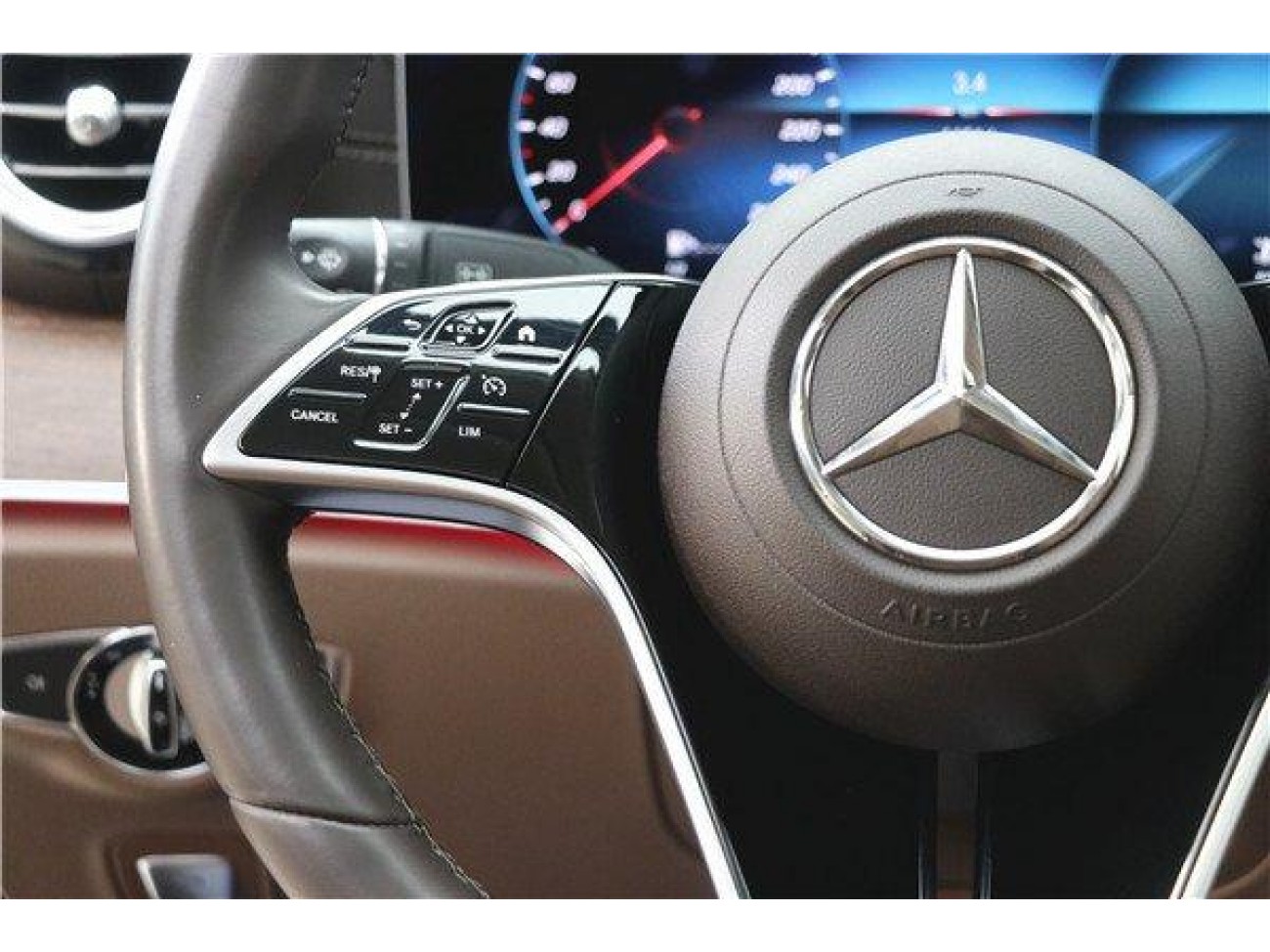 Mercedes-Benz E 300 L 2023