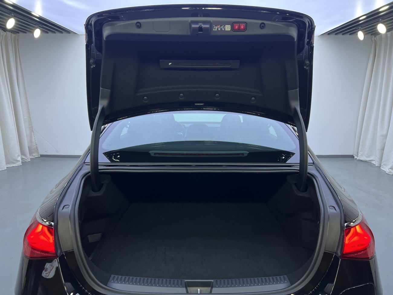 Mercedes-Benz E 350 e 2024