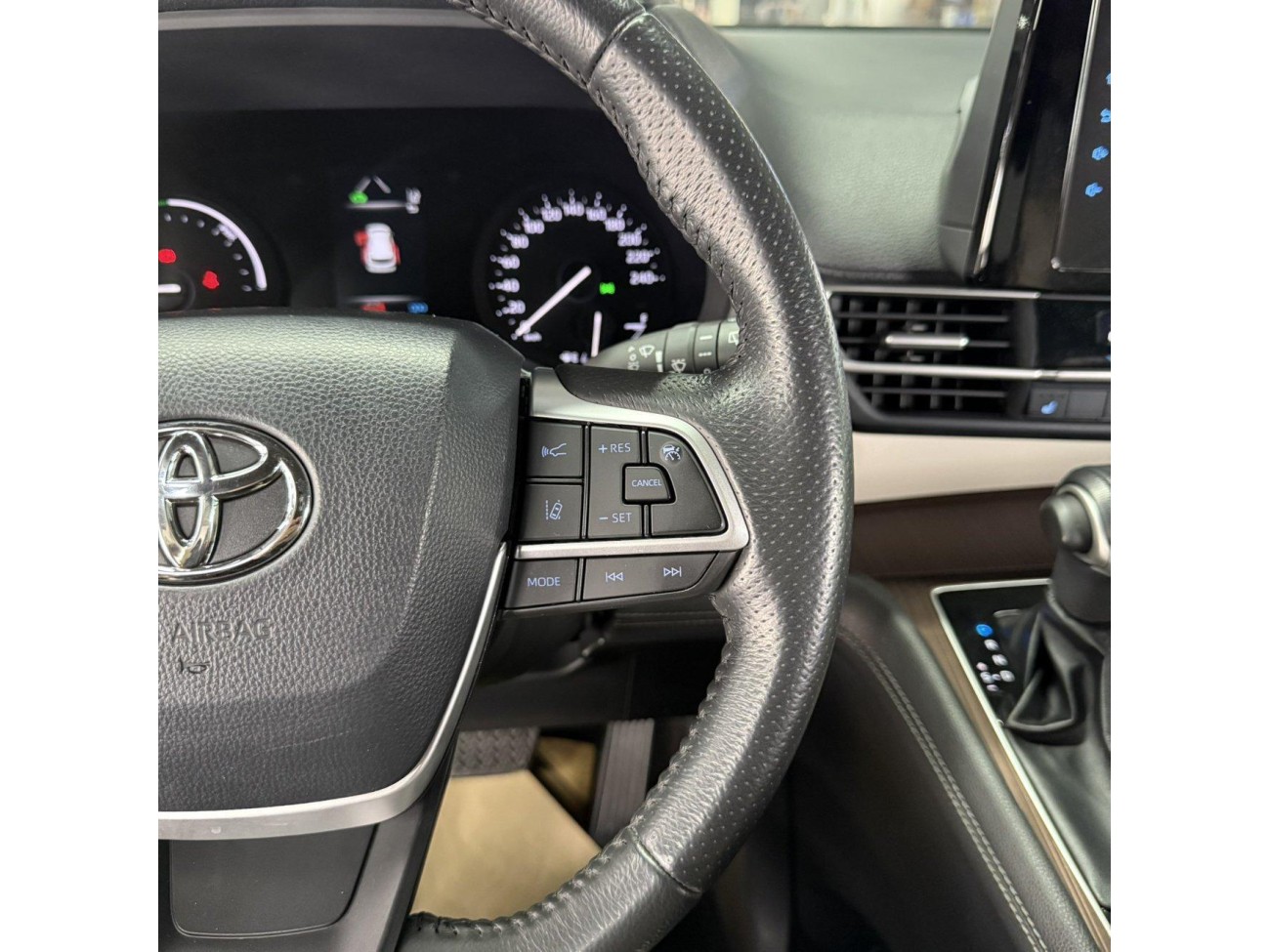 Toyota Sienna 2025