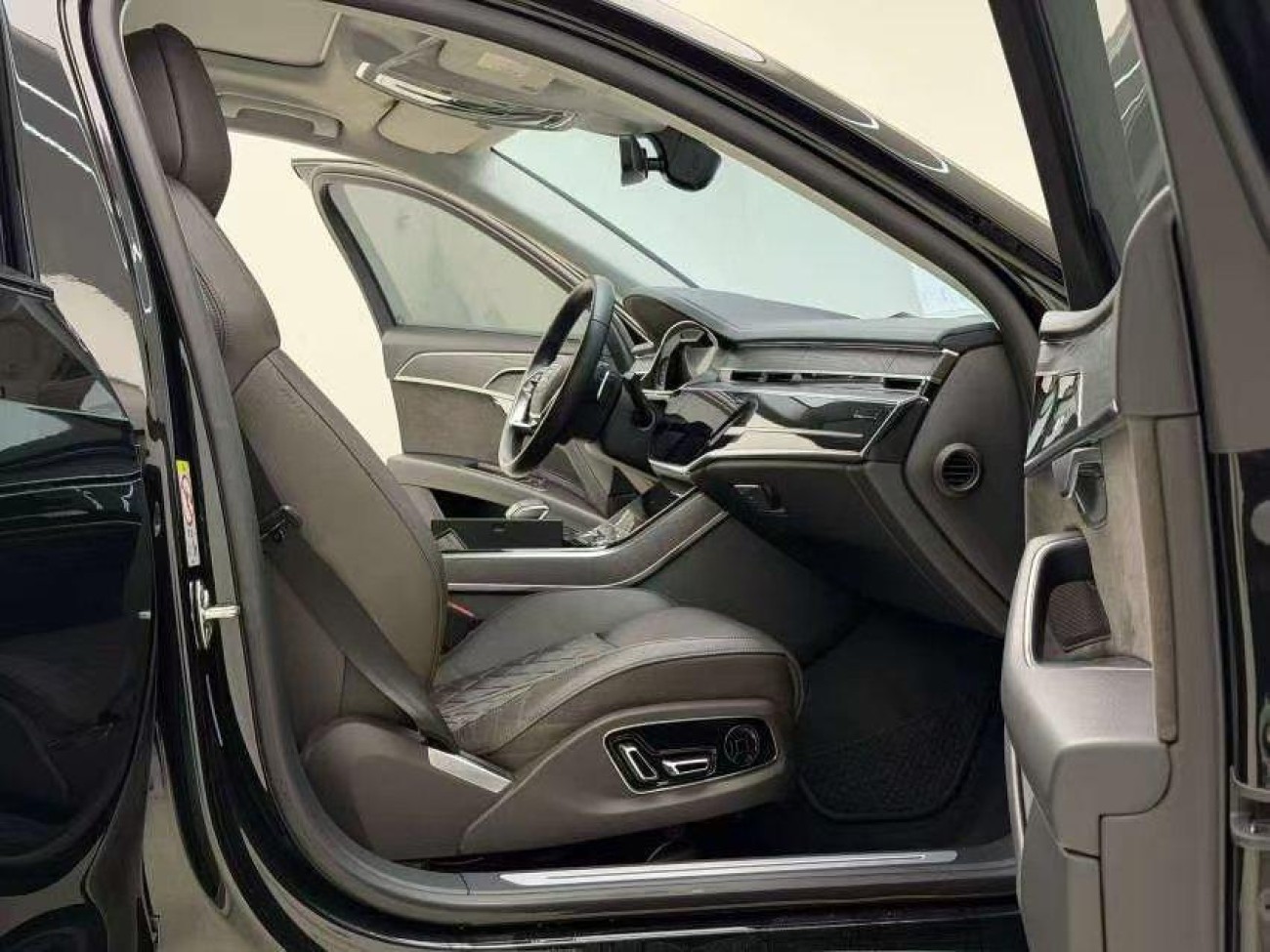 Audi A8L 50 TFSI 2021