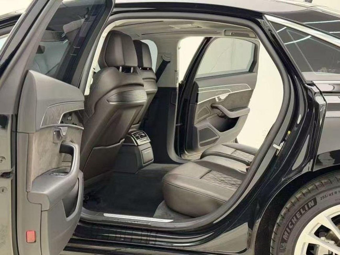 Audi A8L 50 TFSI 2021