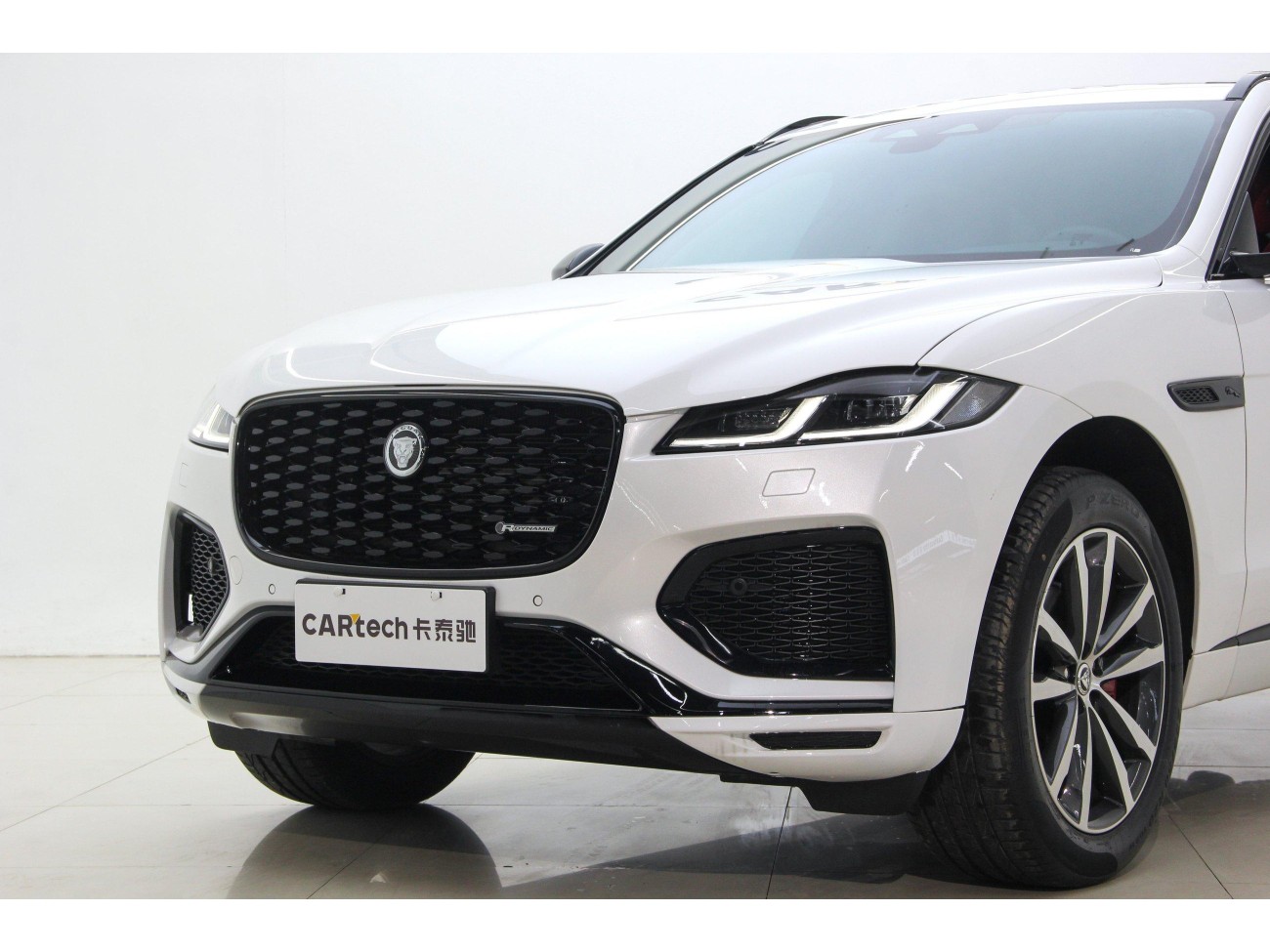 Jaguar F-PACE 2023