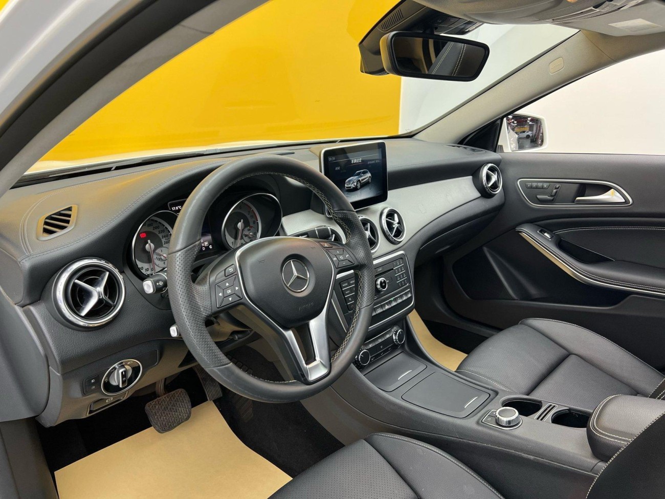 Mercedes-Benz GLA220 4MATIC 2016