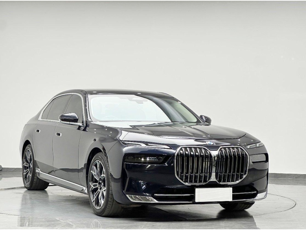 BMW 735Li 2024