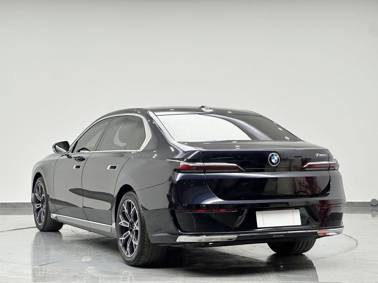 BMW 735Li 2024