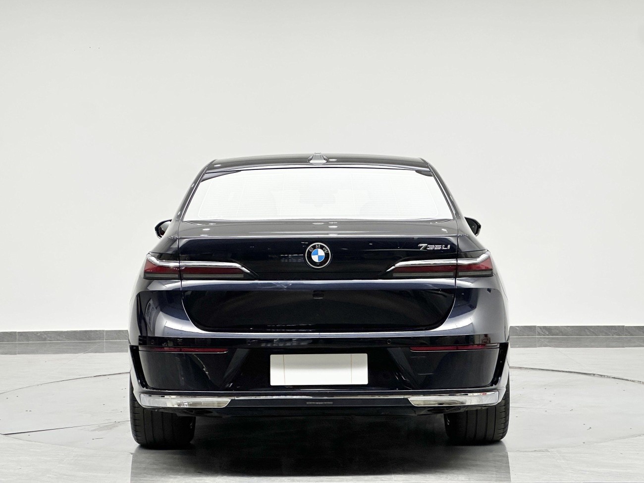 BMW 735Li 2024