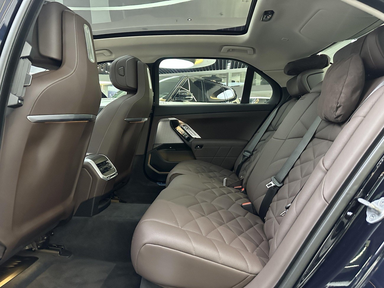 BMW 735Li 2024