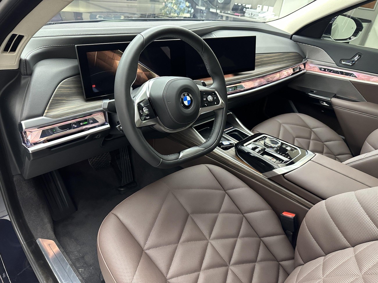 BMW 735Li 2024