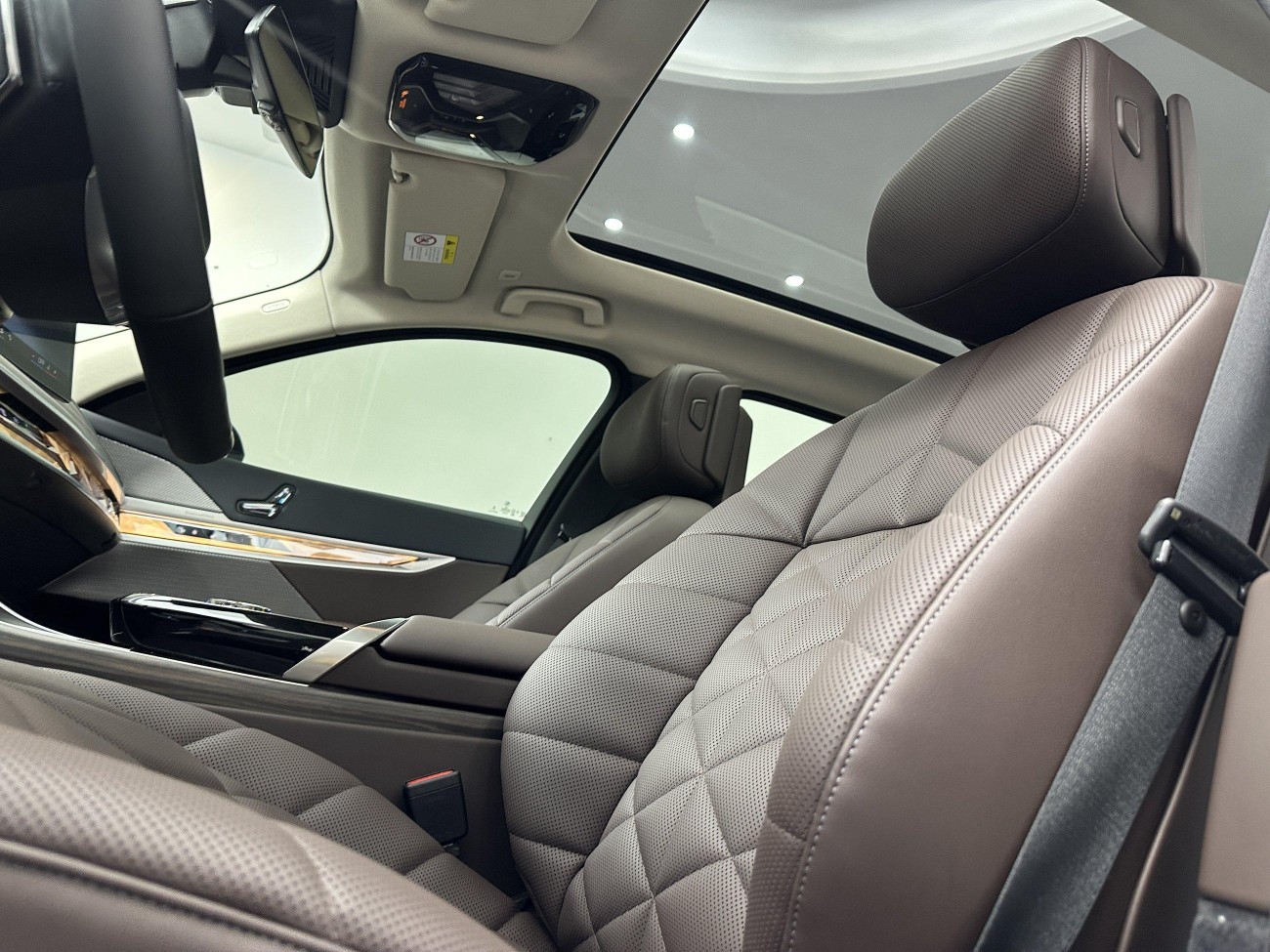 BMW 735Li 2024
