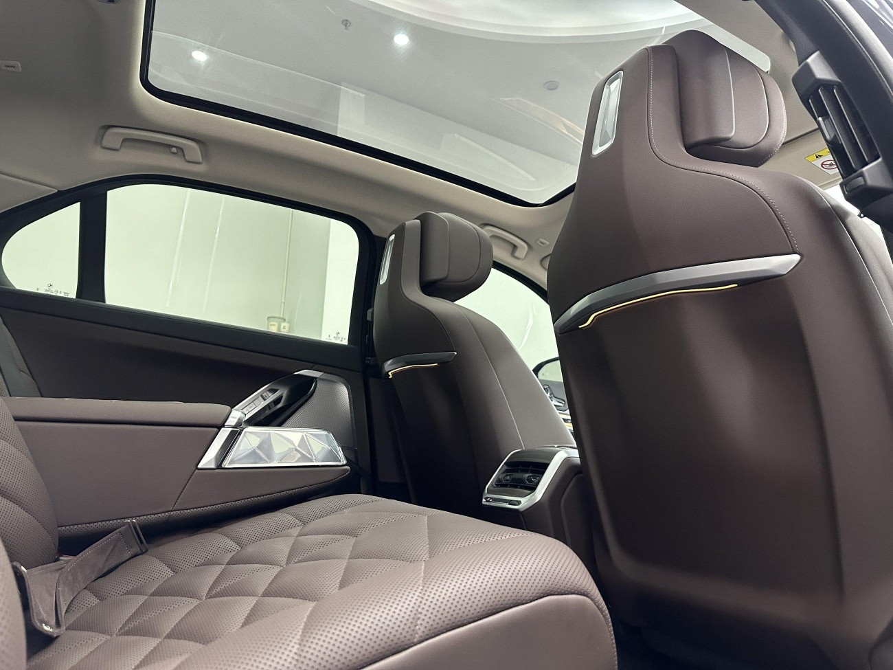 BMW 735Li 2024