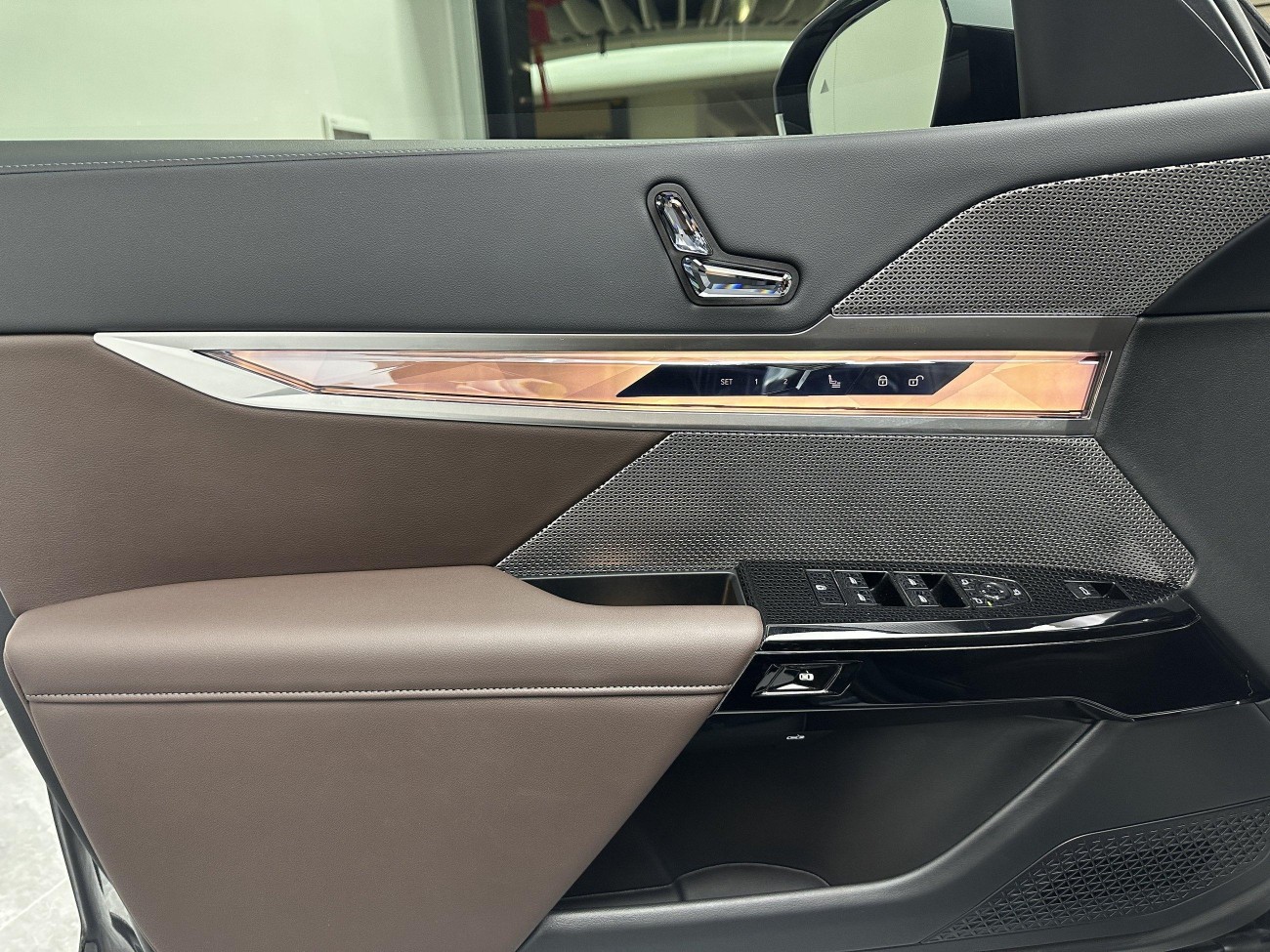 BMW 735Li 2024