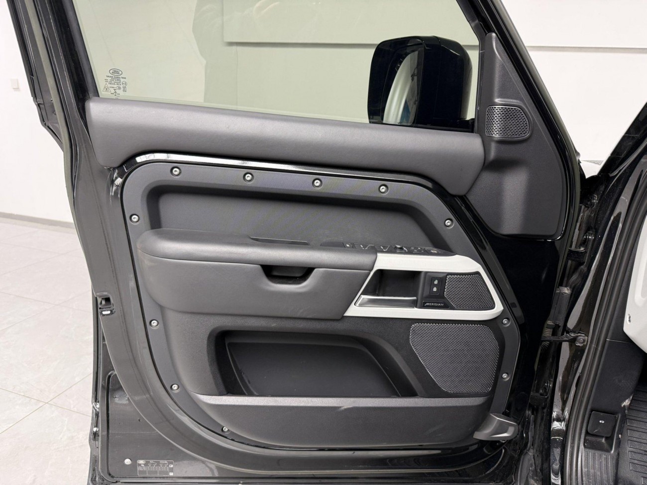 Land Rover Defender 2022