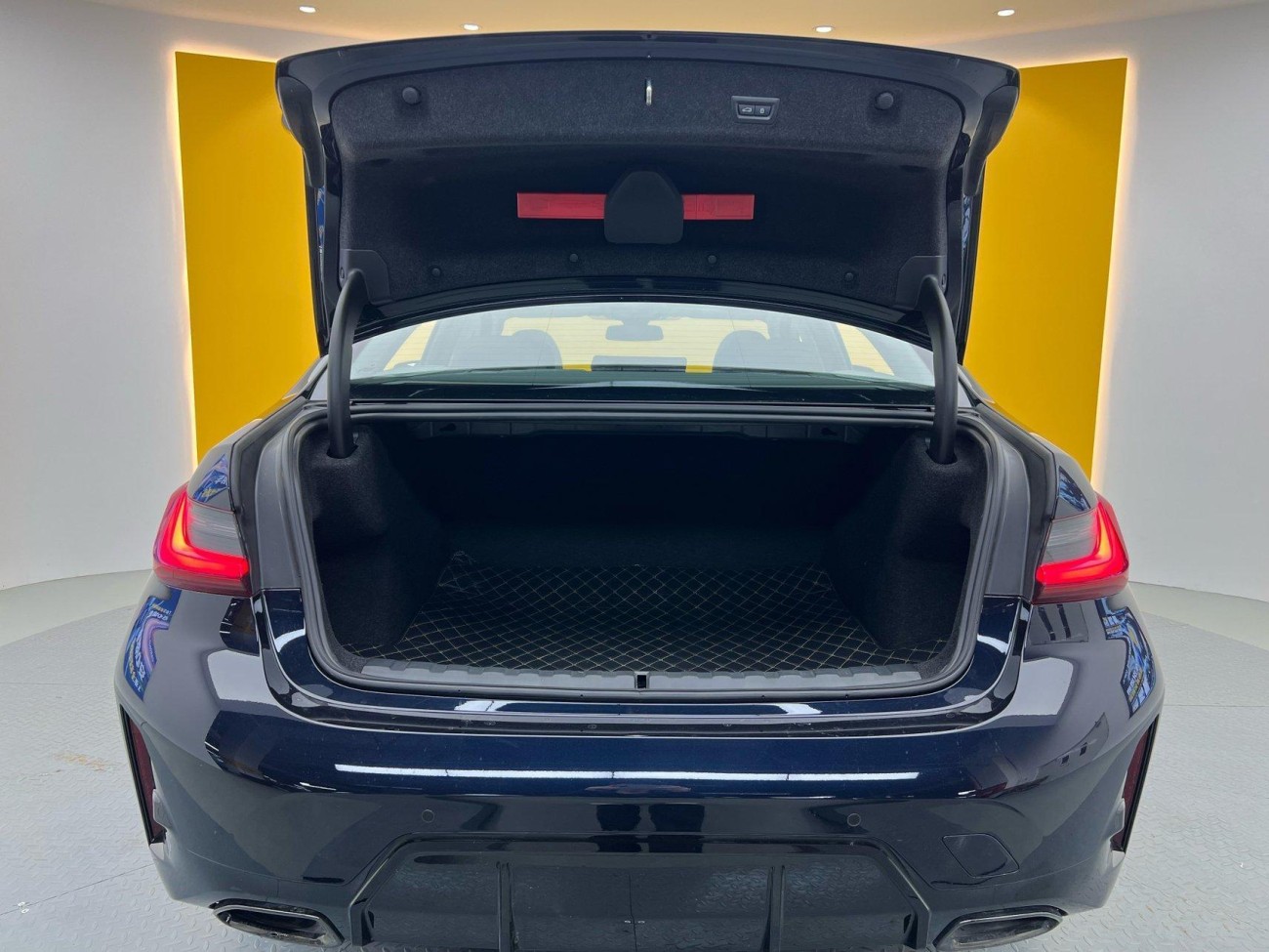 BMW 330Li 2026