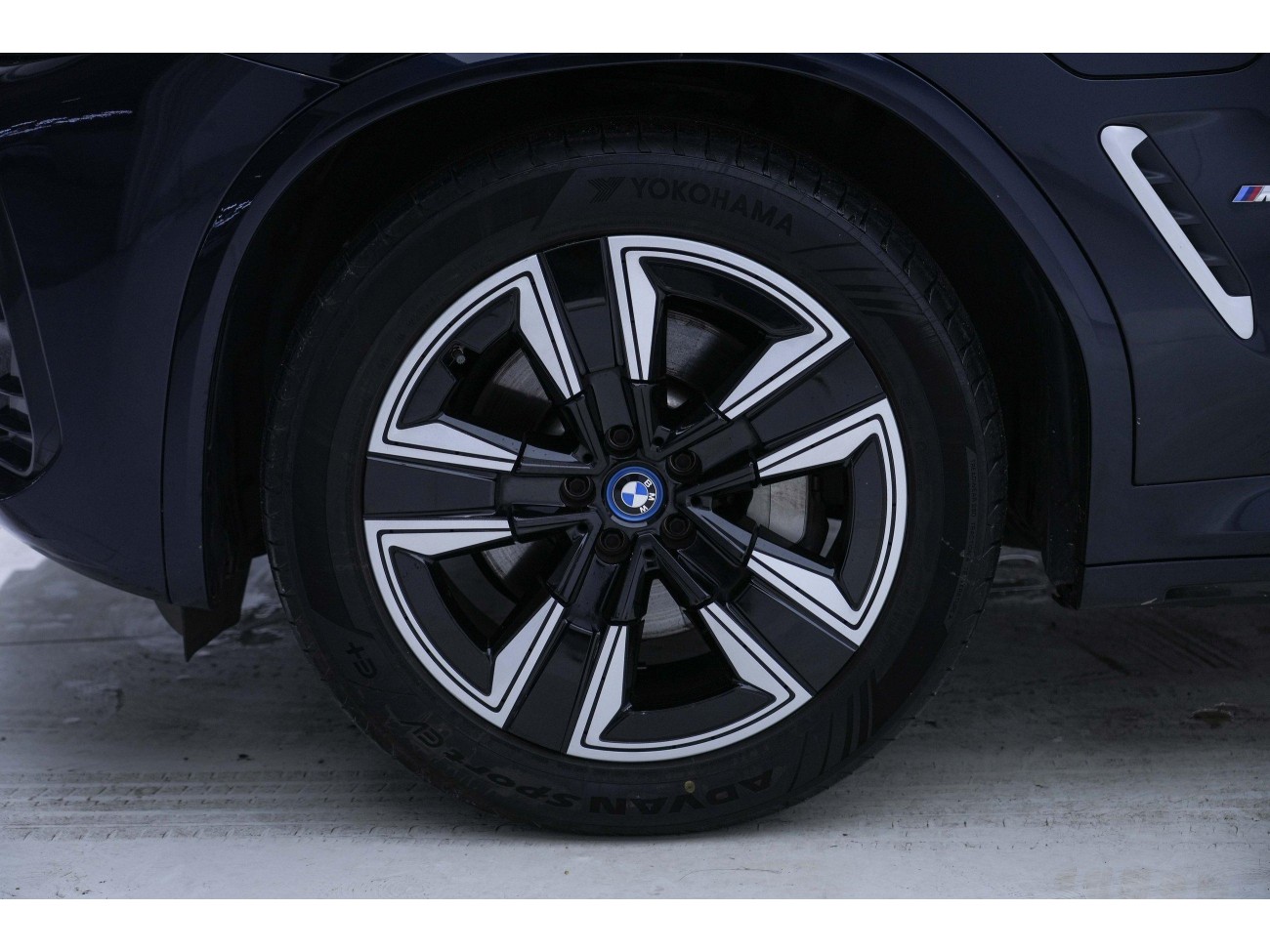 BMW iX3 2023