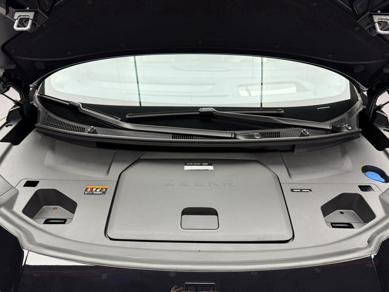 Zeekr 009 2025