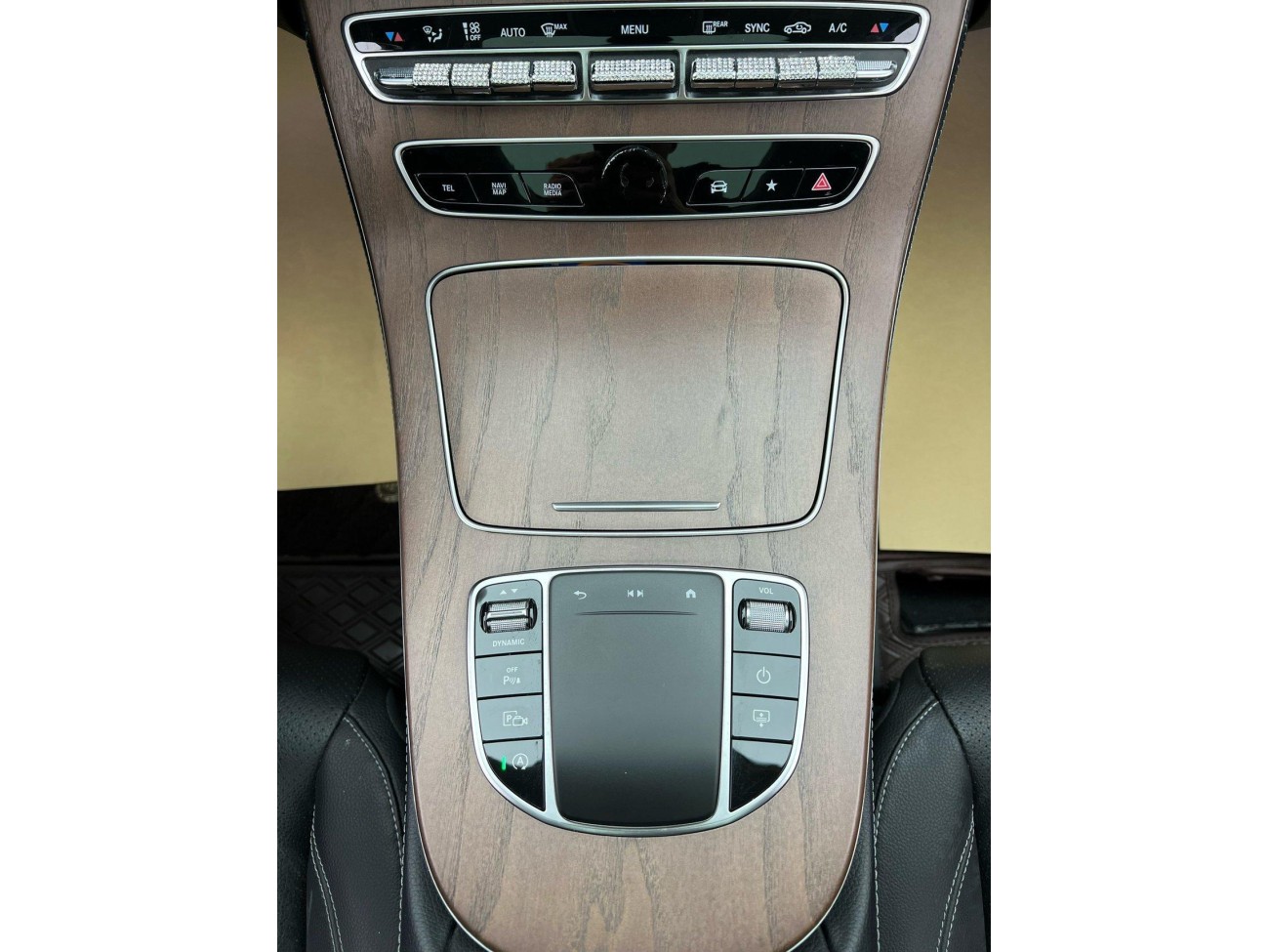 Mercedes-Benz E 300 L 2023