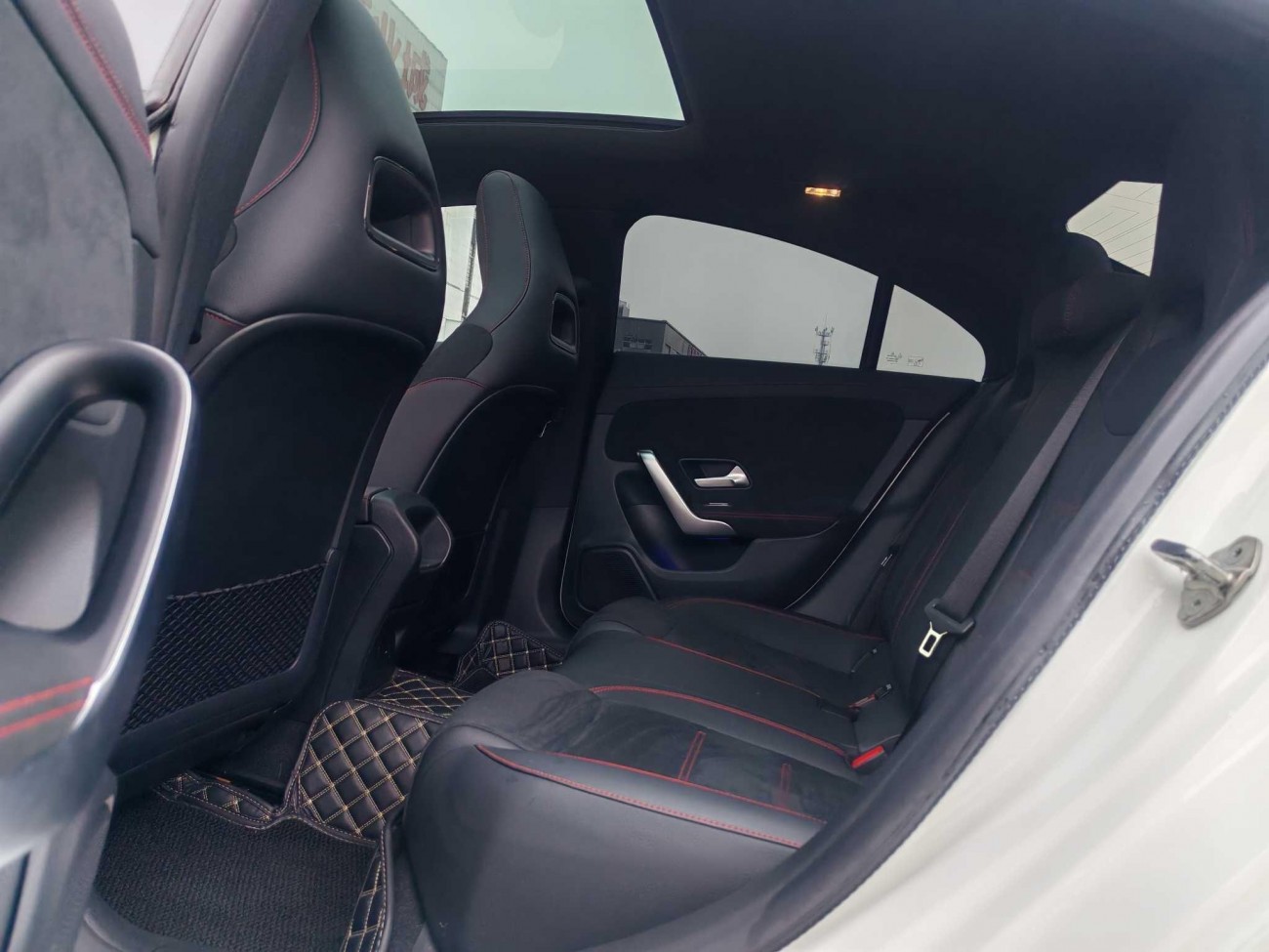 Mercedes-Benz CLA 200 4MATIC 2022