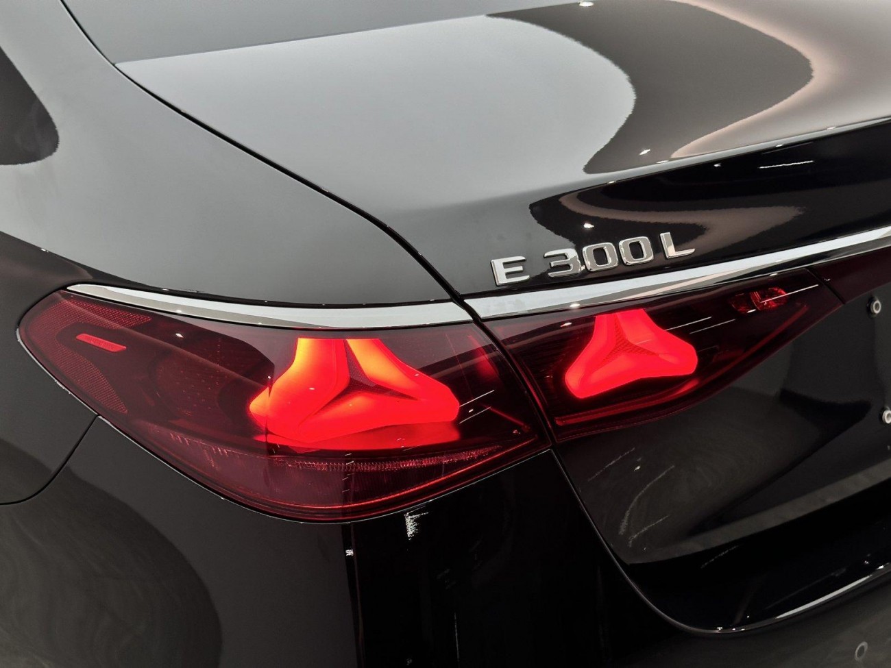 Mercedes-Benz E 300 L 2025