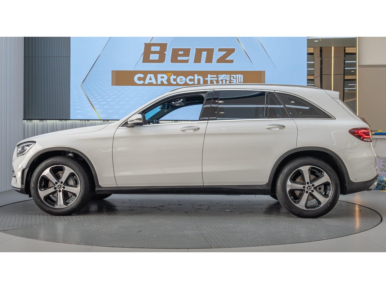 Mercedes-Benz GLC 260 L 2023