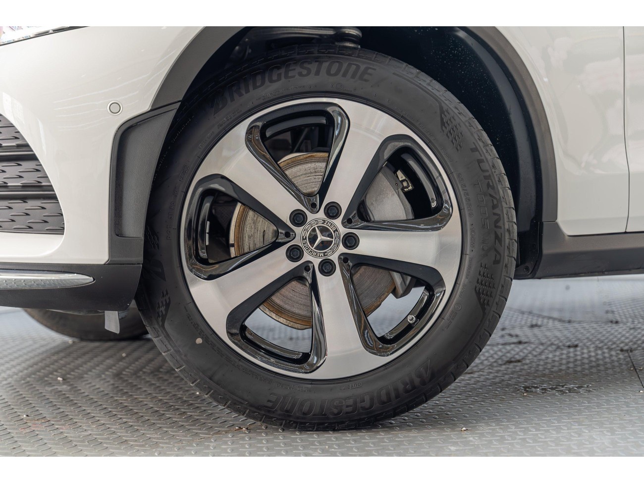 Mercedes-Benz GLC 260 L 2023