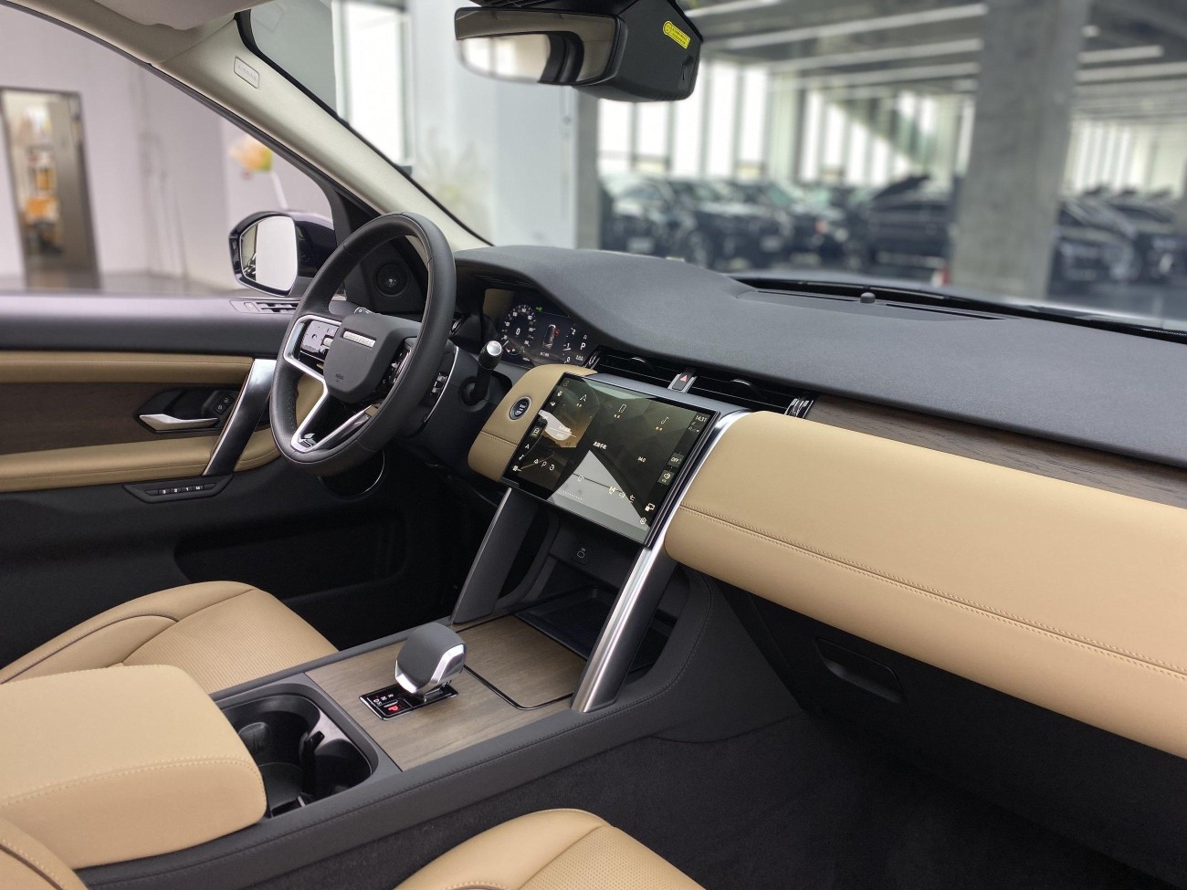 Land Rover Discovery Sport 2024