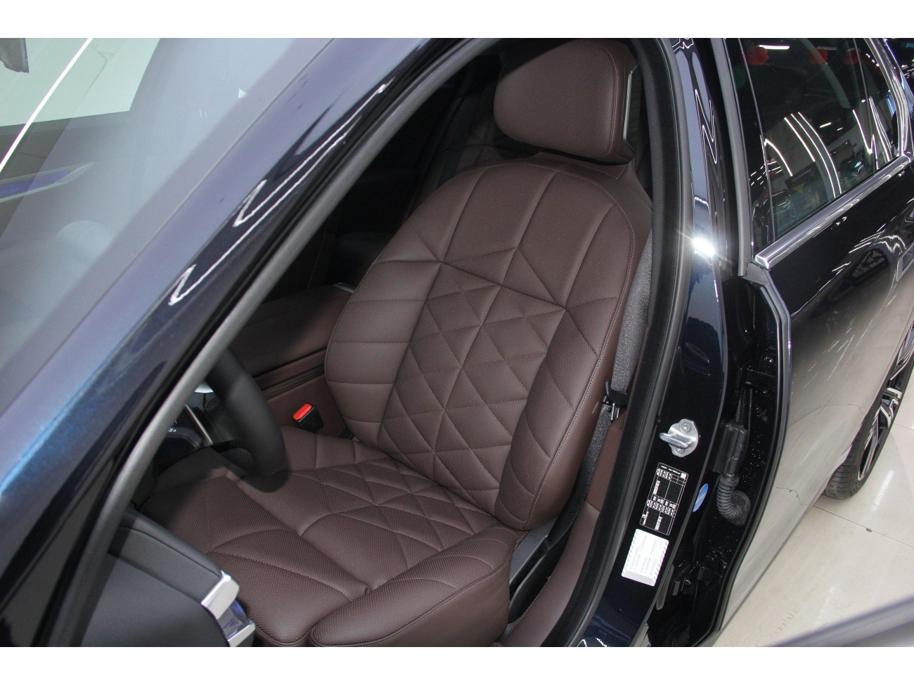 BMW 740Li 2025