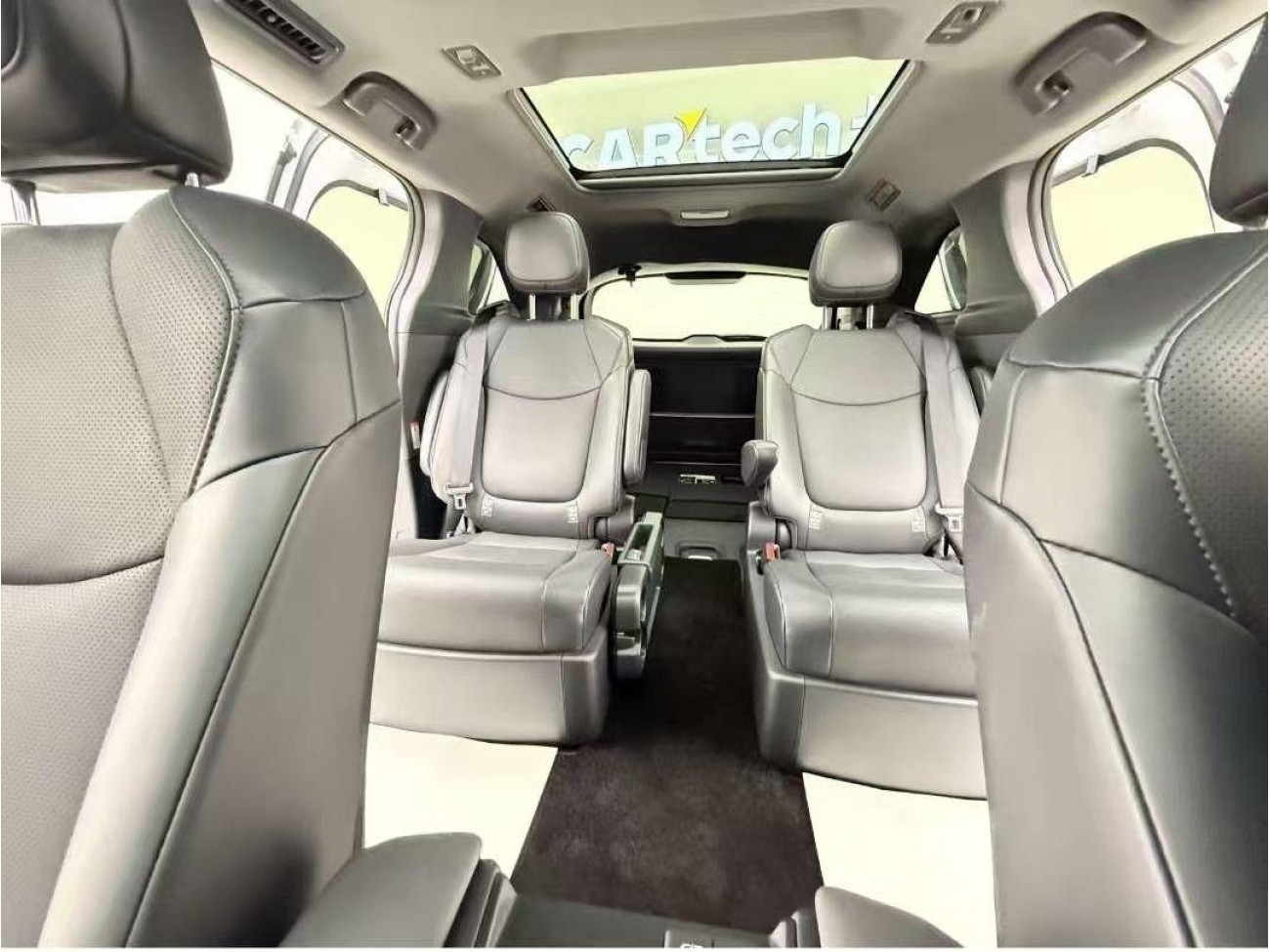 Toyota Granvia 2025