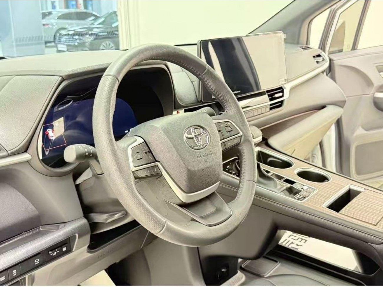 Toyota Granvia 2025