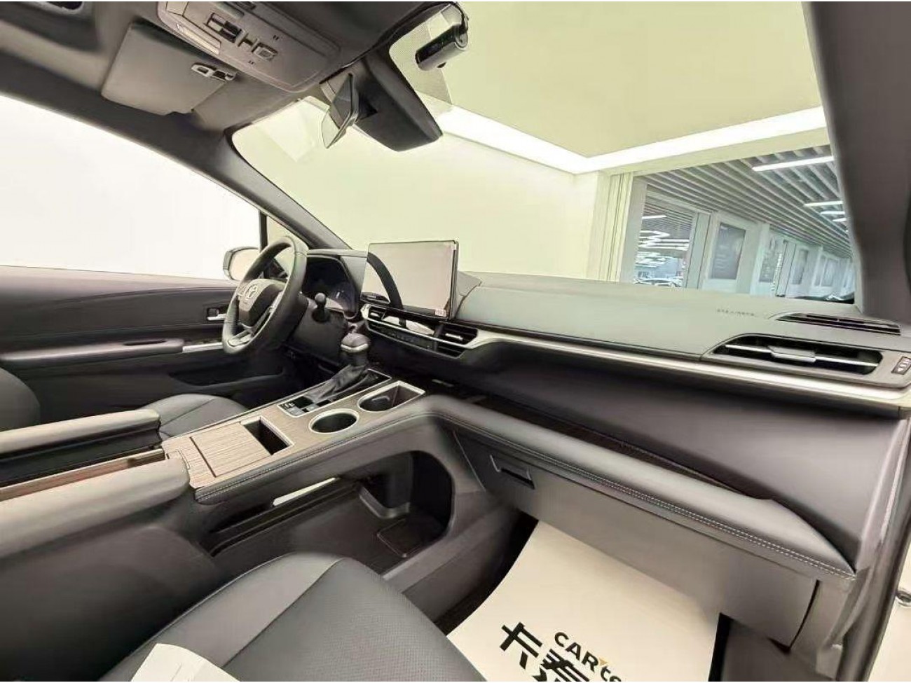 Toyota Granvia 2025