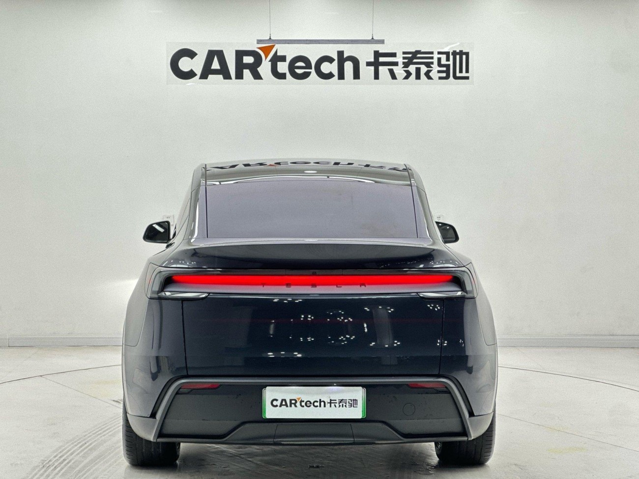 Tesla Model Y 2025