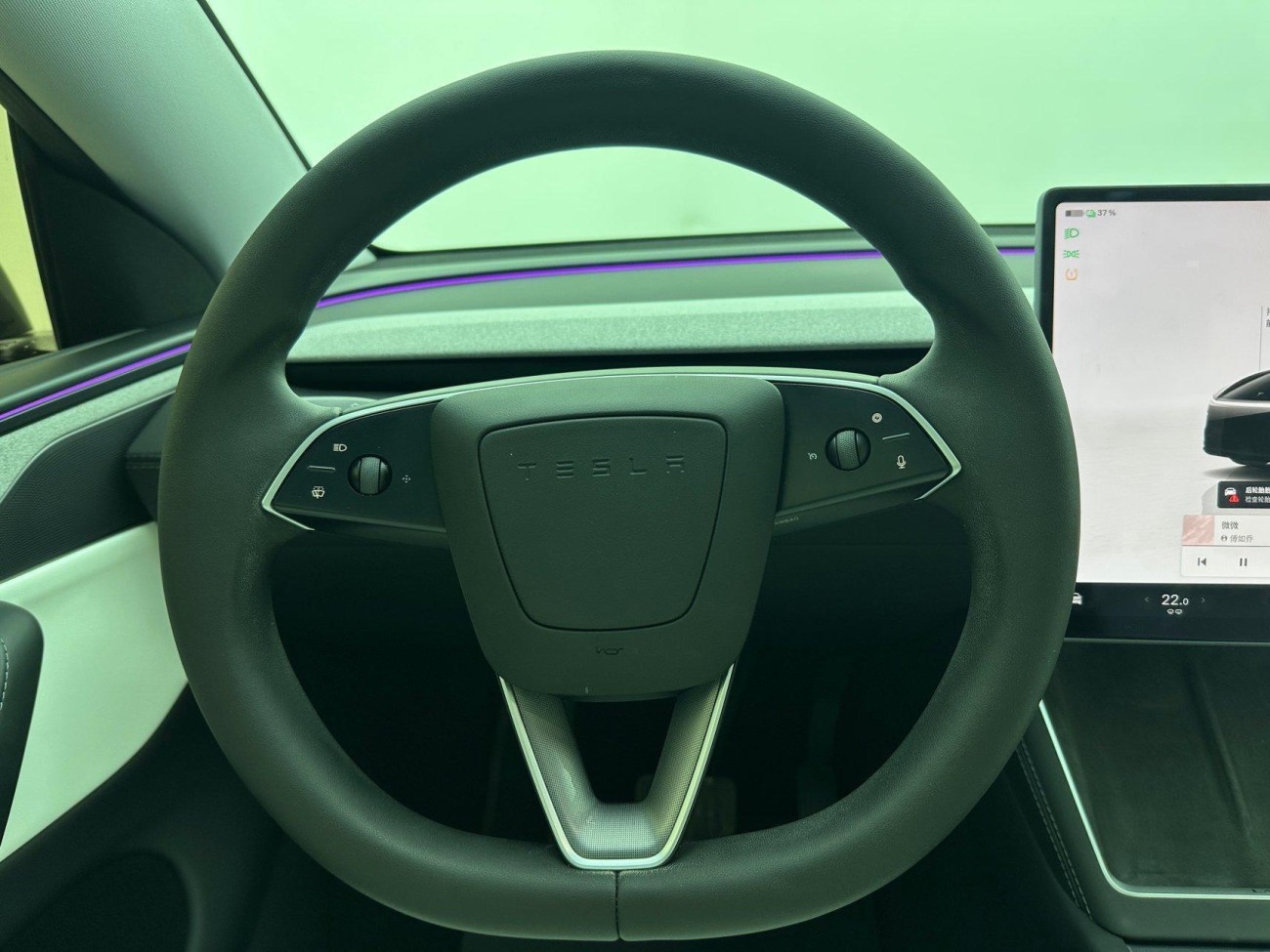 Tesla Model Y 2025