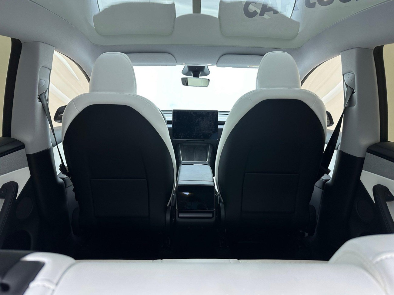 Tesla Model Y 2025