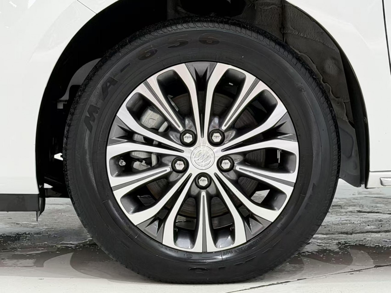 Buick GL8 2023