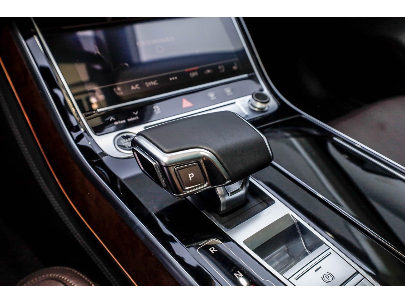 Audi A8L 55 TFSI 2021