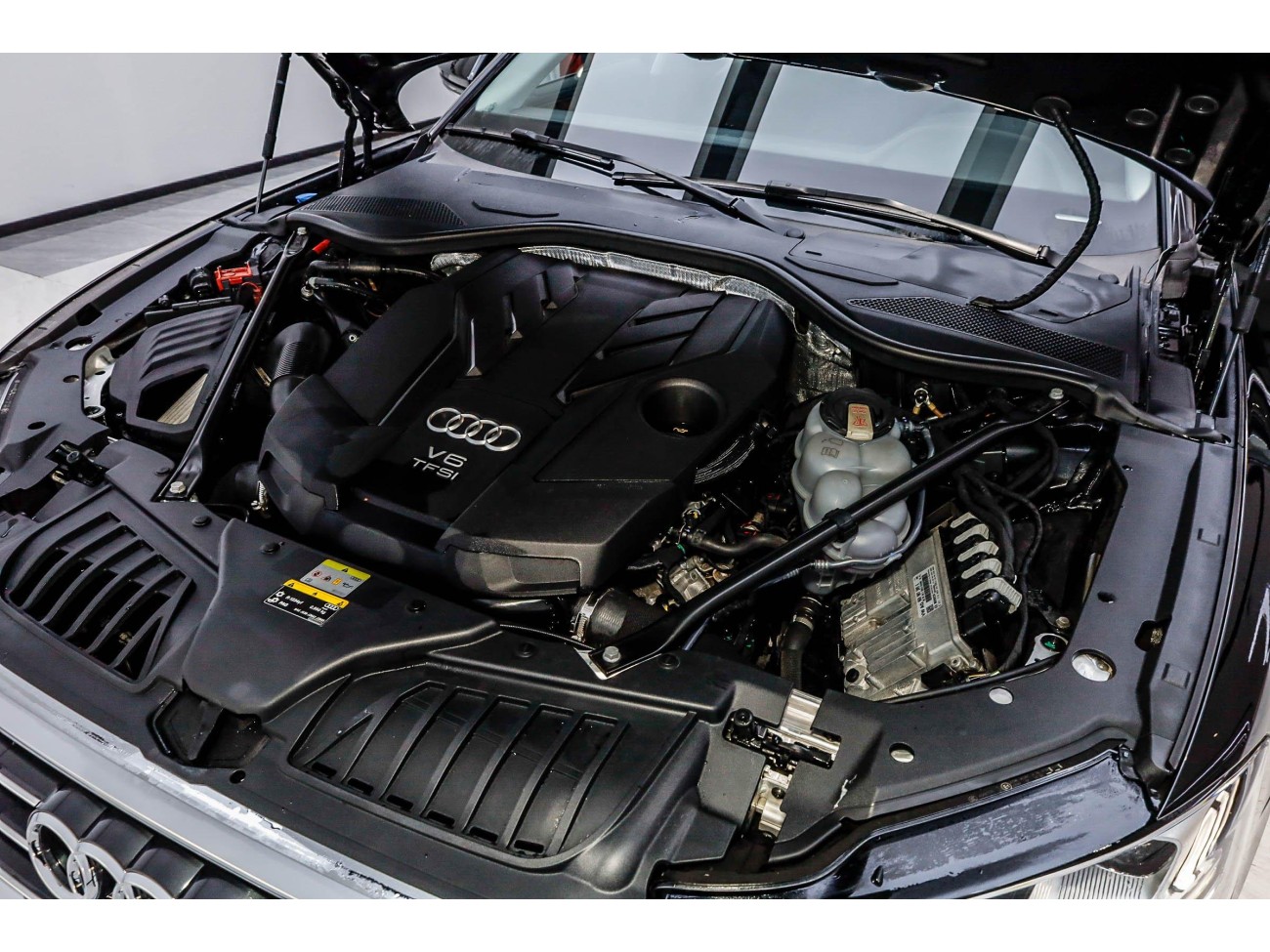 Audi A8L 55 TFSI 2021