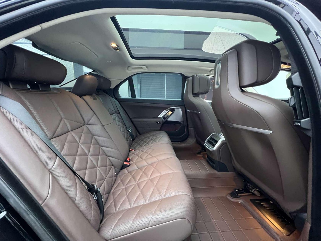 BMW 735Li 2024