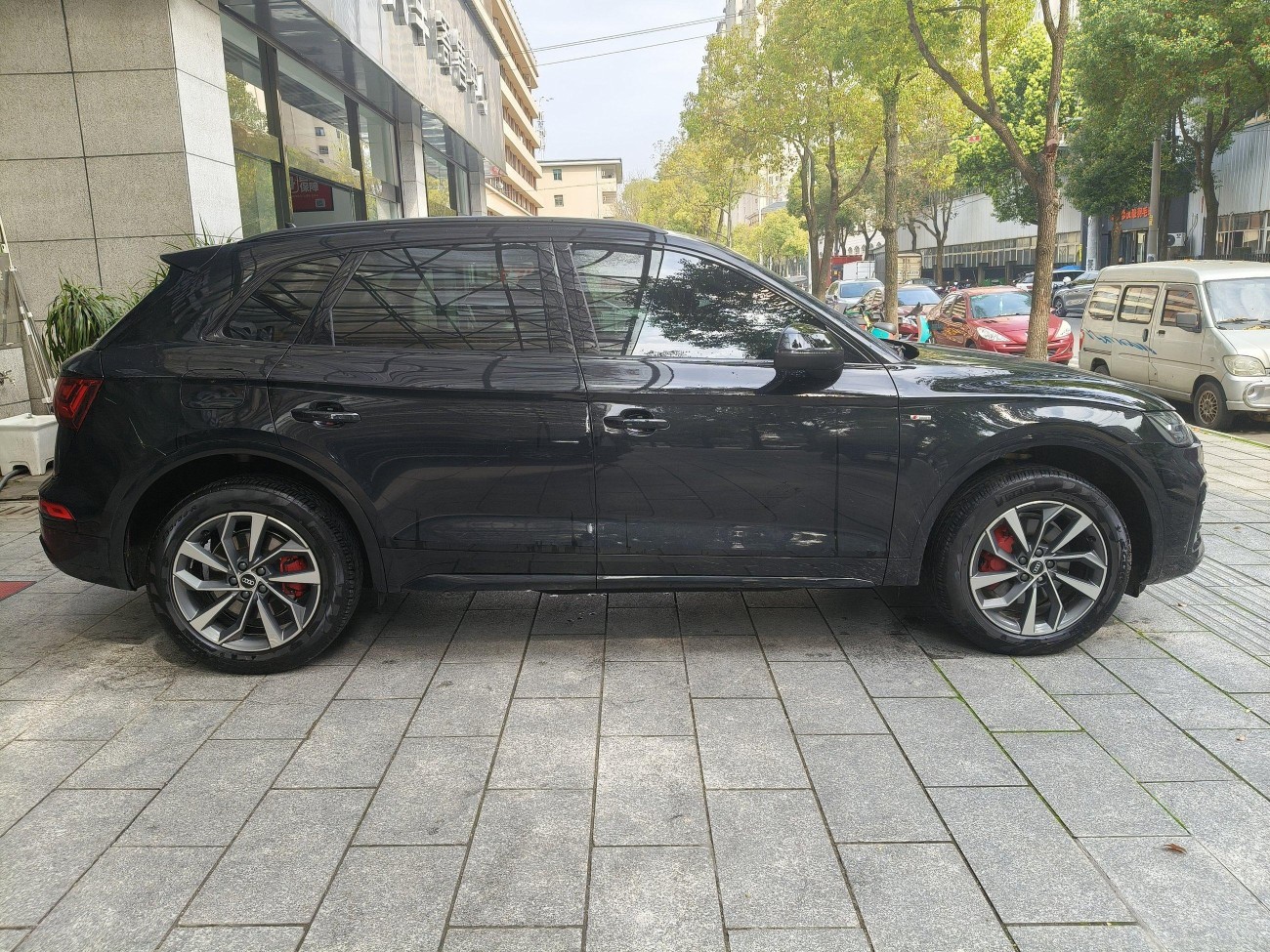 Audi Q5L 40 TFSI 2025