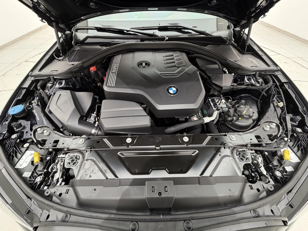 BMW 325Li 2023
