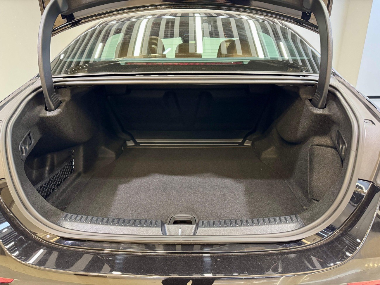 Mercedes-Benz E 300 L 2026