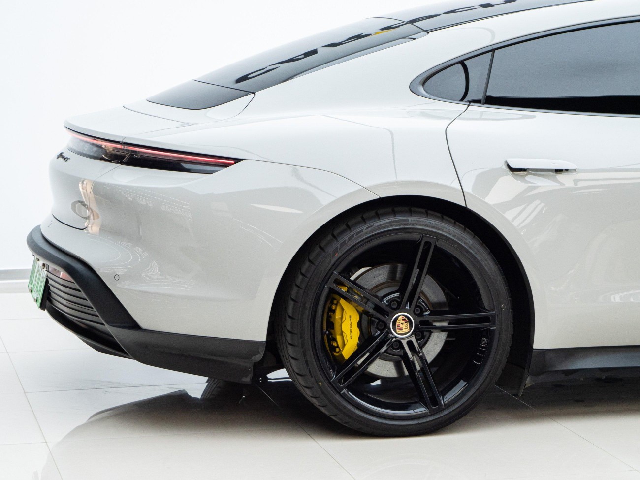 Porsche Taycan 2022