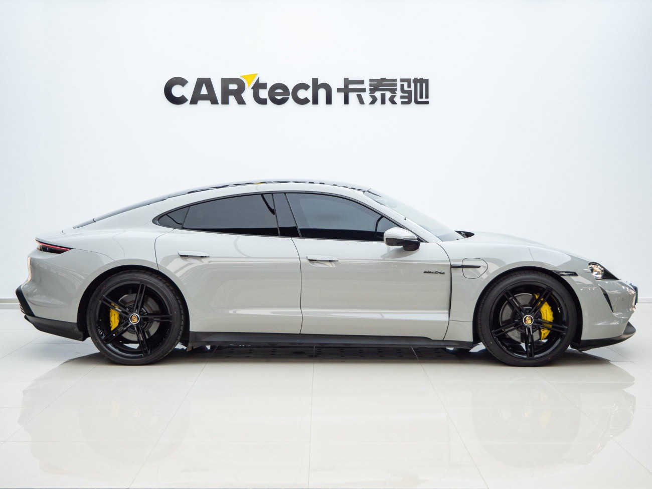 Porsche Taycan 2022