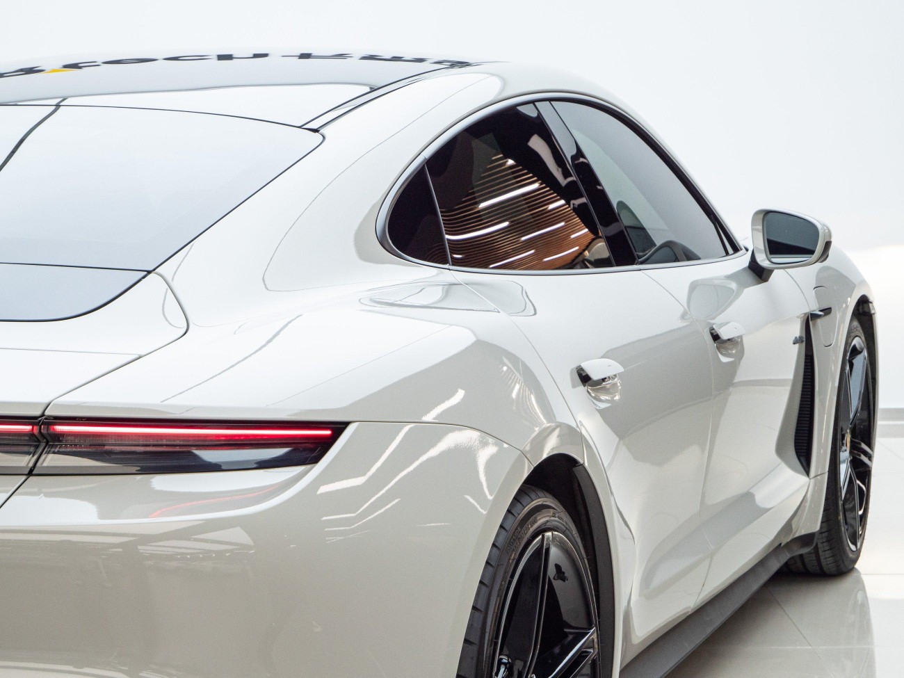 Porsche Taycan 2022
