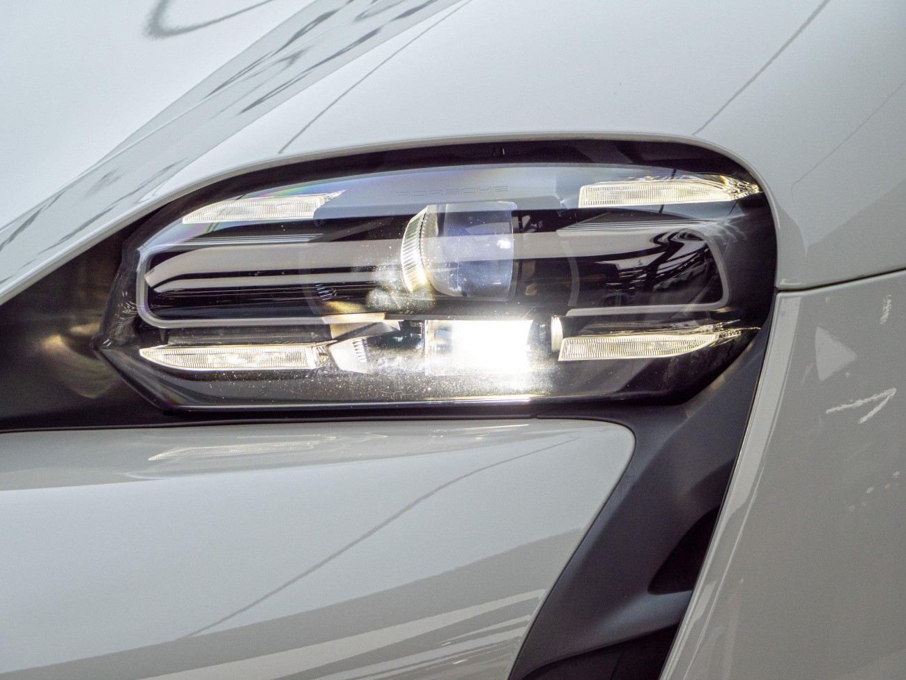 Porsche Taycan 2022