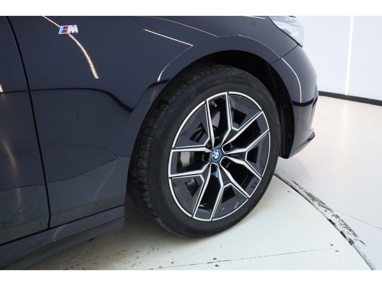 BMW i5 2025