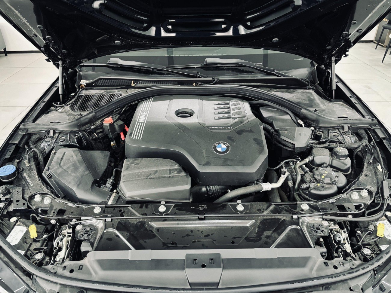 BMW 330Li 2025