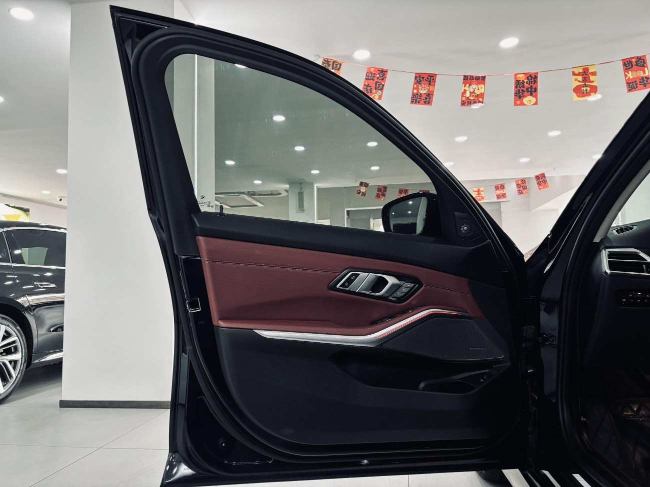 BMW 330Li 2025