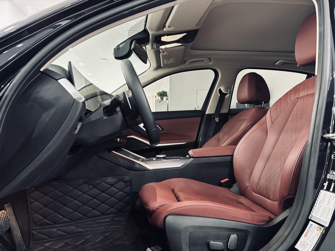 BMW 330Li 2025