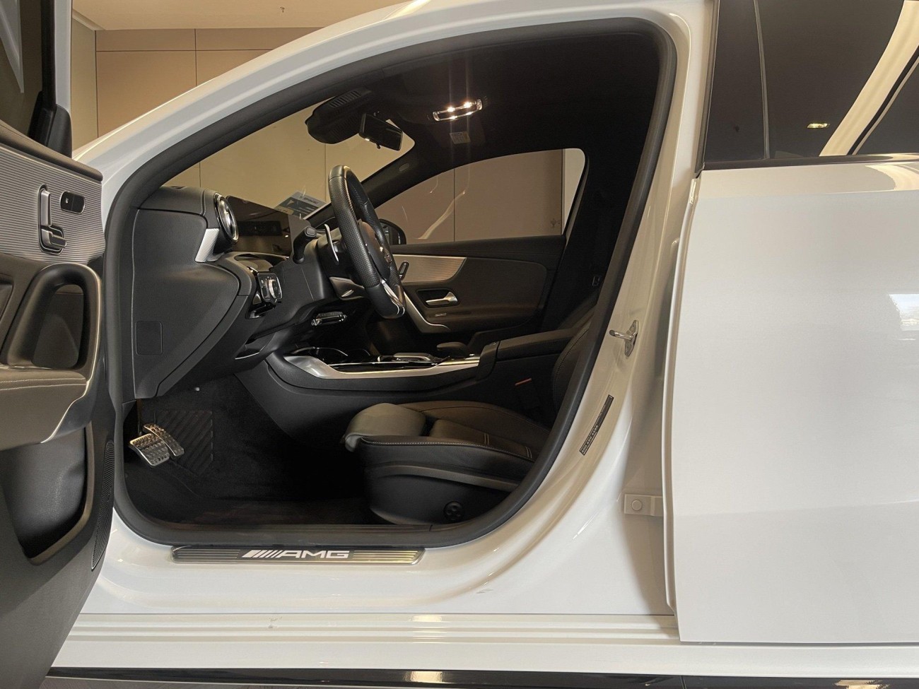 Mercedes-Benz A 35 L 2021