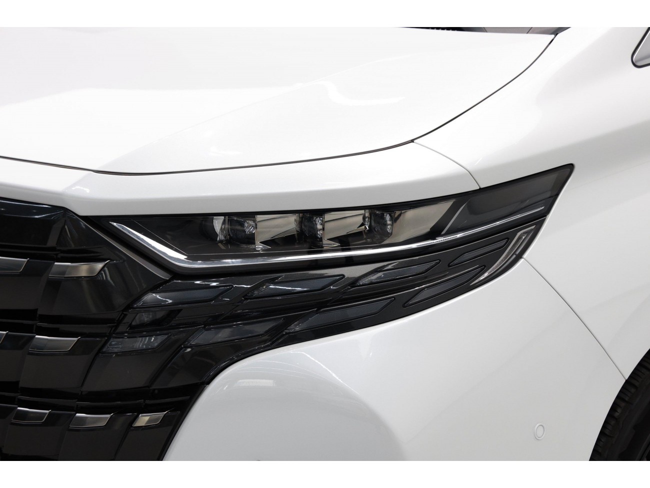 Toyota Alphard 2024